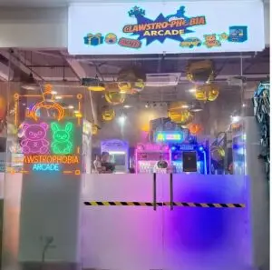 Claw vending machine arcade in Pampanga - Clawstrophobia